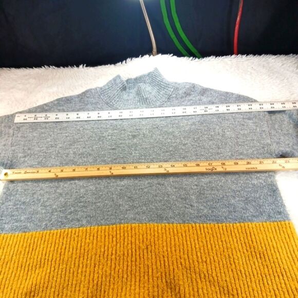 Forever 21 Color Block Long Sleeve Moc Neck Boxy Knit Sweater Women's Medium - Picture 4 of 7